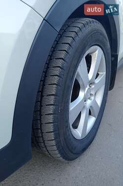 Внедорожник / Кроссовер Hyundai Santa FE 2013 в 