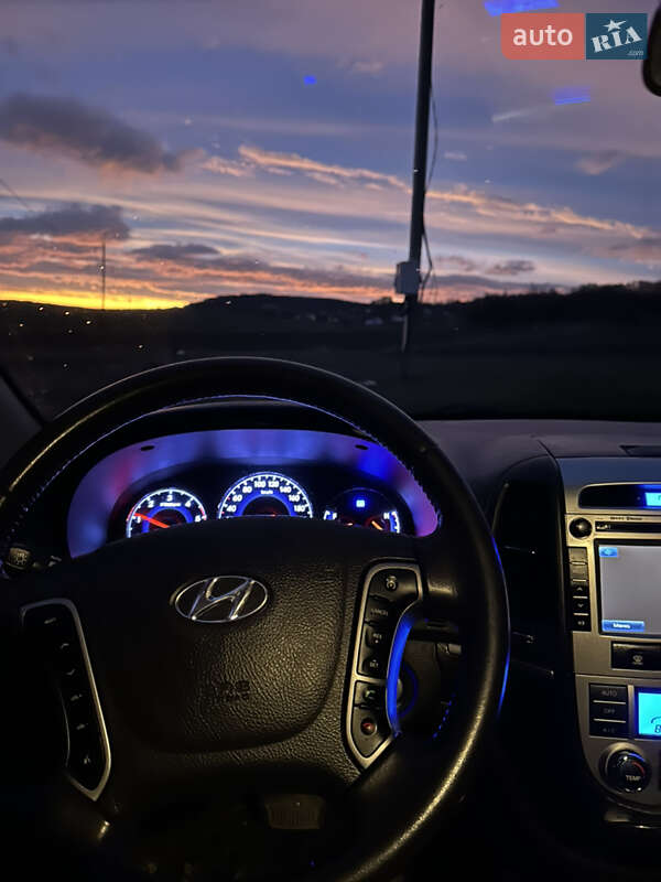 Позашляховик / Кросовер Hyundai Santa FE 2011 в Львові