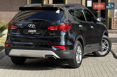 Внедорожник / Кроссовер Hyundai Santa FE 2016 в 