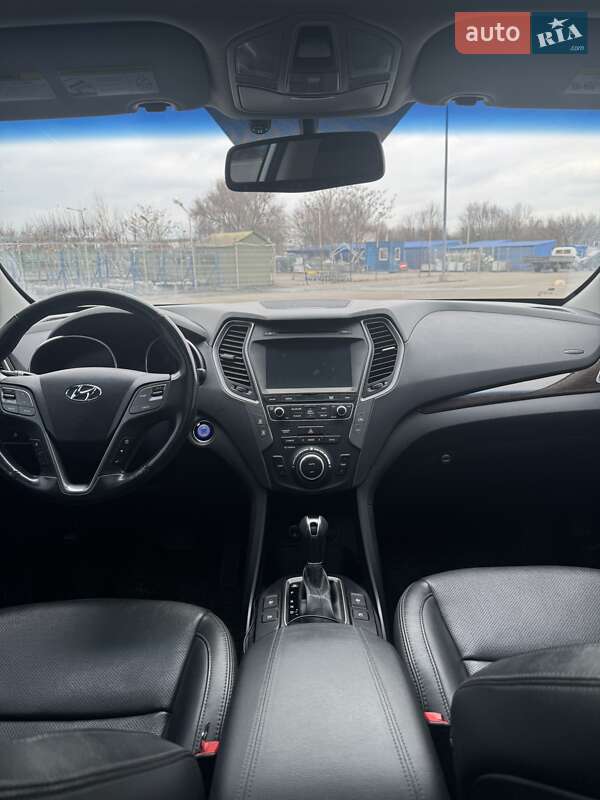 Внедорожник / Кроссовер Hyundai Santa FE 2017 в Днепре