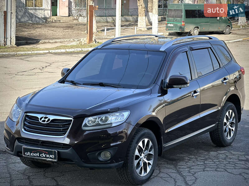 Внедорожник / Кроссовер Hyundai Santa FE 2010 в 