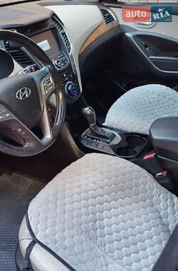 Внедорожник / Кроссовер Hyundai Santa FE 2012 в 