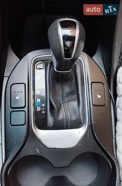 Внедорожник / Кроссовер Hyundai Santa FE 2012 в 