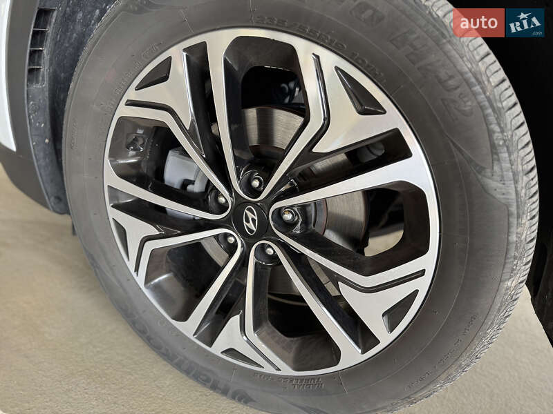 Внедорожник / Кроссовер Hyundai Santa FE 2020 в Киеве