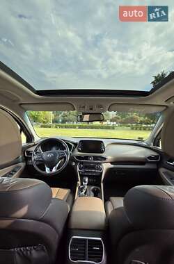 Внедорожник / Кроссовер Hyundai Santa FE 2018 в 