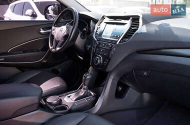 Внедорожник / Кроссовер Hyundai Santa FE 2016 в 