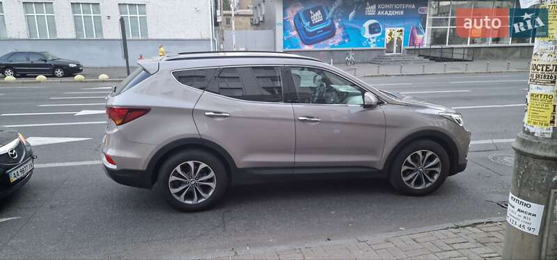 Позашляховик / Кросовер Hyundai Santa FE 2017 в Києві