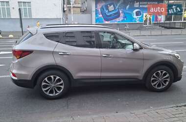 Позашляховик / Кросовер Hyundai Santa FE 2017 в 