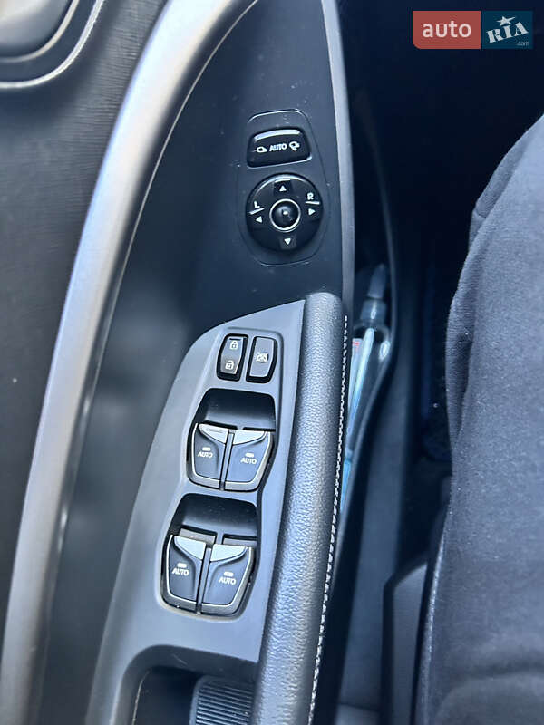 Внедорожник / Кроссовер Hyundai Santa FE 2015 в Львове