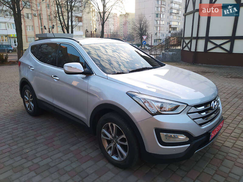 Внедорожник / Кроссовер Hyundai Santa FE 2012 в 