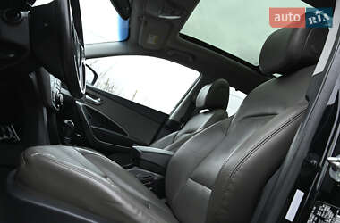 Внедорожник / Кроссовер Hyundai Santa FE 2013 в 