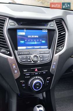 Позашляховик / Кросовер Hyundai Santa FE 2012 в 