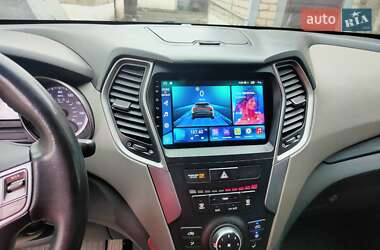 Внедорожник / Кроссовер Hyundai Santa FE 2015 в 