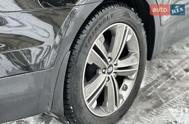 Позашляховик / Кросовер Hyundai Santa FE 2013 в 