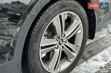 Позашляховик / Кросовер Hyundai Santa FE 2013 в 