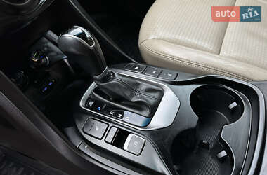 Позашляховик / Кросовер Hyundai Santa FE 2013 в 