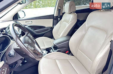 Позашляховик / Кросовер Hyundai Santa FE 2013 в 