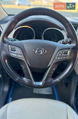 Внедорожник / Кроссовер Hyundai Santa FE 2015 в 