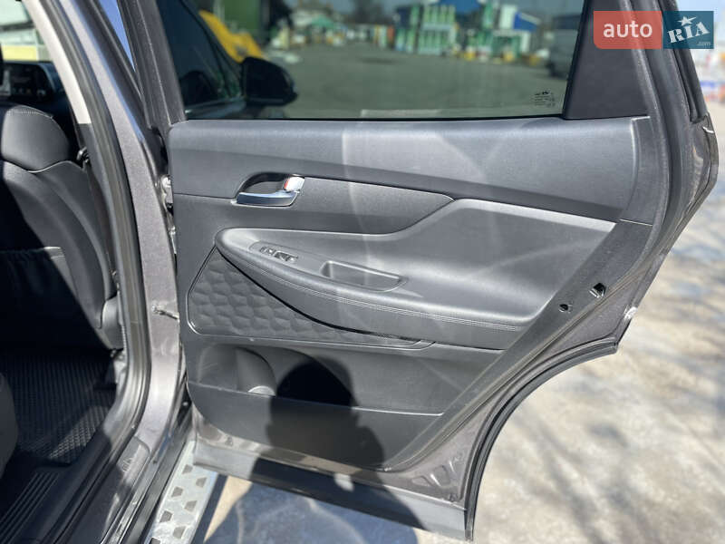 Позашляховик / Кросовер Hyundai Santa FE 2019 в Умані