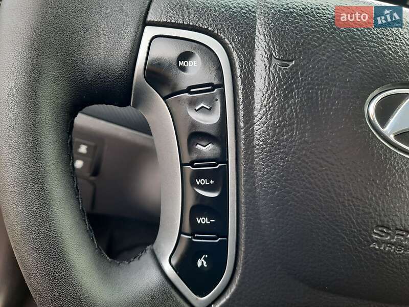 Внедорожник / Кроссовер Hyundai Santa FE 2012 в Полтаве