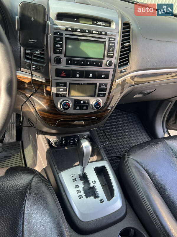 Позашляховик / Кросовер Hyundai Santa FE 2011 в Броварах