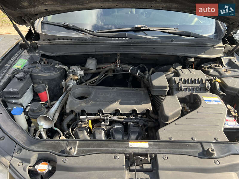 Позашляховик / Кросовер Hyundai Santa FE 2011 в Броварах