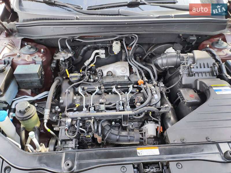 Позашляховик / Кросовер Hyundai Santa FE 2011 в Луцьку