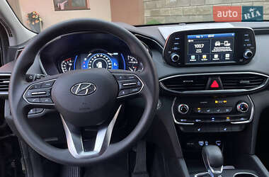Внедорожник / Кроссовер Hyundai Santa FE 2019 в 