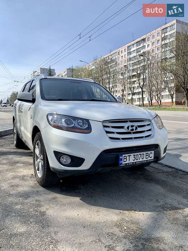 Внедорожник / Кроссовер Hyundai Santa FE 2010 в 