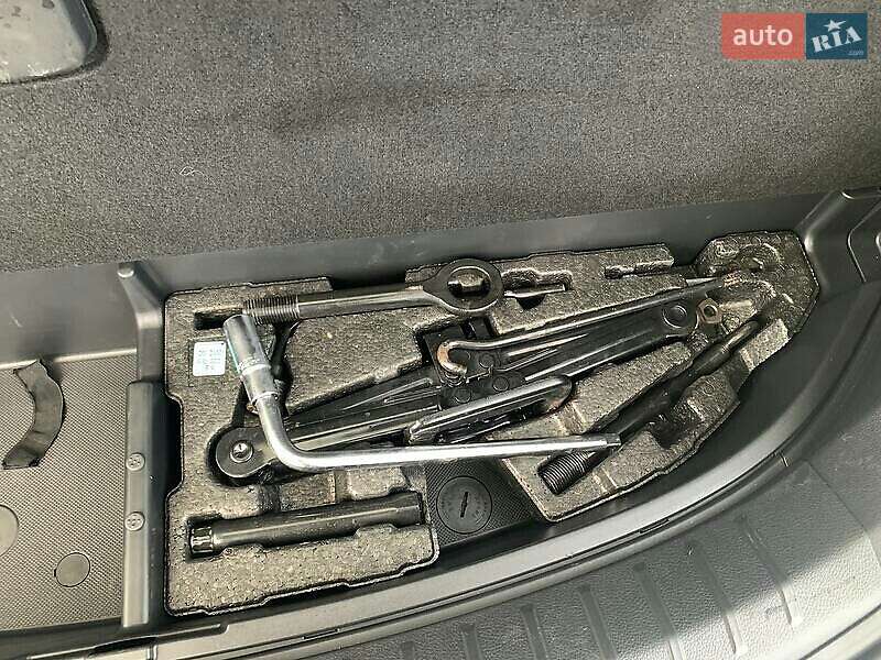 Позашляховик / Кросовер Hyundai Santa FE 2013 в Харкові