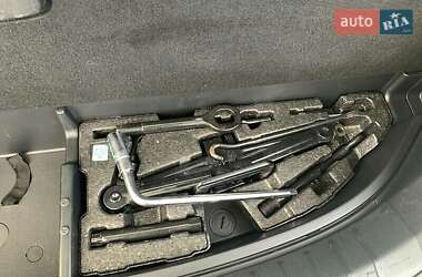 Внедорожник / Кроссовер Hyundai Santa FE 2013 в 