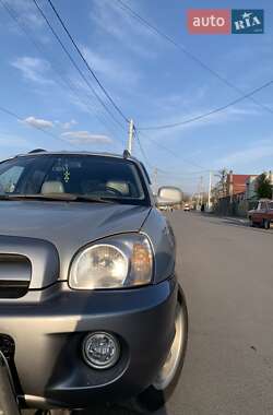 Внедорожник / Кроссовер Hyundai Santa FE 2005 в 