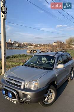 Внедорожник / Кроссовер Hyundai Santa FE 2005 в 