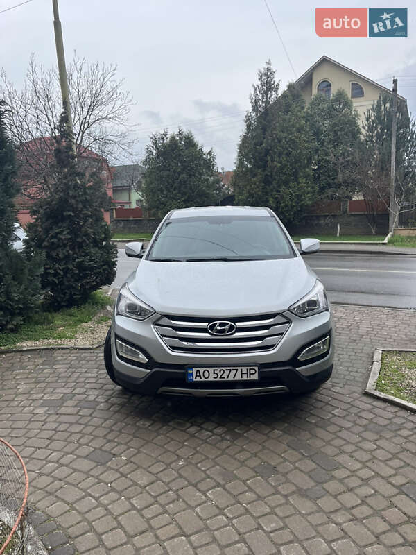 Внедорожник / Кроссовер Hyundai Santa FE 2014 в 