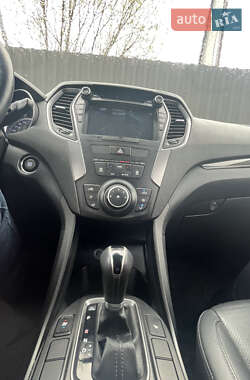 Внедорожник / Кроссовер Hyundai Santa FE 2014 в 