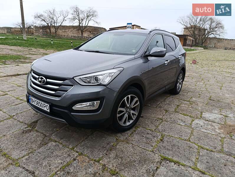 Внедорожник / Кроссовер Hyundai Santa FE 2012 в 