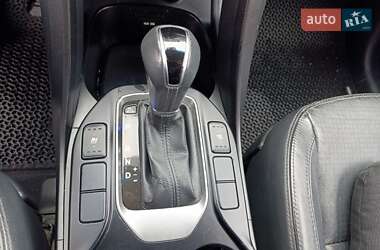 Внедорожник / Кроссовер Hyundai Santa FE 2012 в 