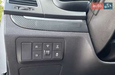 Позашляховик / Кросовер Hyundai Santa FE 2011 в 