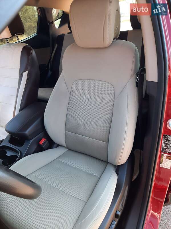 Позашляховик / Кросовер Hyundai Santa FE 2016 в Борисполі