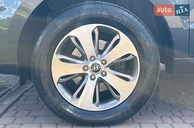 Внедорожник / Кроссовер Hyundai Santa FE 2012 в 