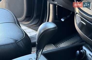 Внедорожник / Кроссовер Hyundai Santa FE 2012 в 