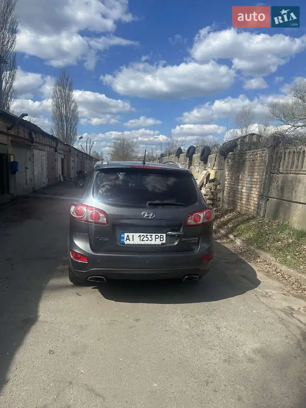 Внедорожник / Кроссовер Hyundai Santa FE 2011 в 