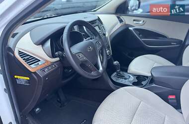 Позашляховик / Кросовер Hyundai Santa FE 2015 в 