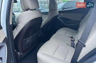 Позашляховик / Кросовер Hyundai Santa FE 2015 в 