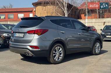 Внедорожник / Кроссовер Hyundai Santa FE 2017 в 