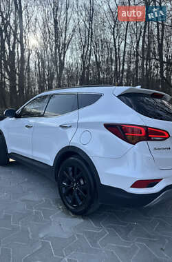 Внедорожник / Кроссовер Hyundai Santa FE 2017 в 