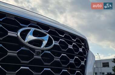 Внедорожник / Кроссовер Hyundai Santa FE 2019 в 