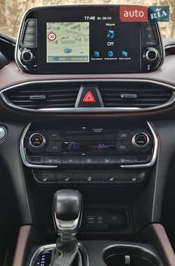 Внедорожник / Кроссовер Hyundai Santa FE 2019 в 