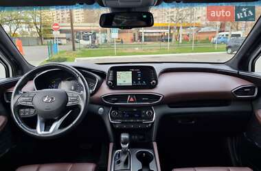 Внедорожник / Кроссовер Hyundai Santa FE 2019 в 
