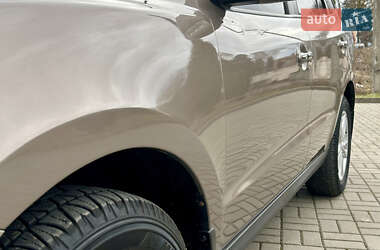 Внедорожник / Кроссовер Hyundai Santa FE 2011 в 